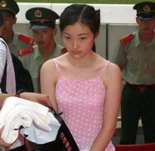 90年代最美的死刑犯,只因一点贪欲毁21岁美貌和人生_刘伊平_工作_任雪