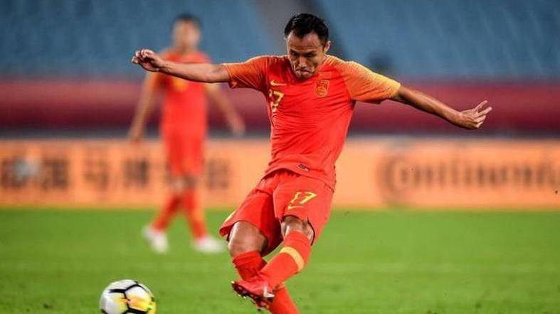 原创范晓东踢恒大我找不到传球的空间觉得谢辉来亚泰是有好处的