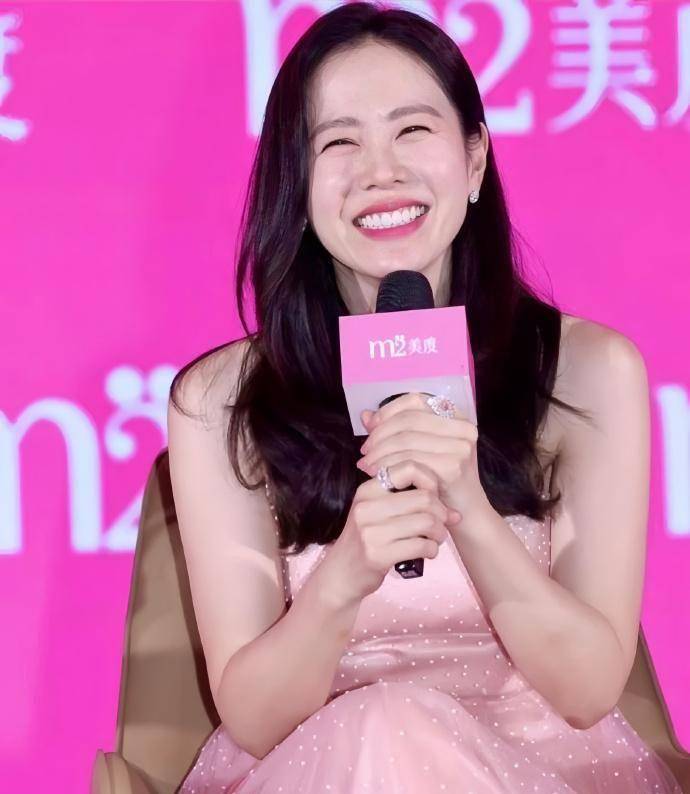 孙艺珍ins充满幸福,从未抱怨,靠尊严支撑起,顶级女演员的地位