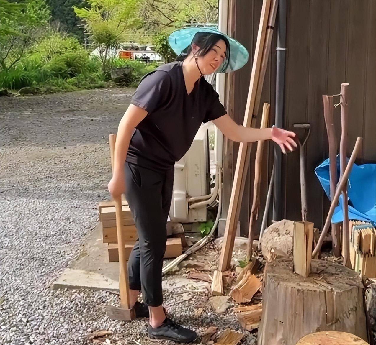 蒙嘉慧定居日本农村晒砍柴视频身材发福发文辟谣怀孕只是胖了