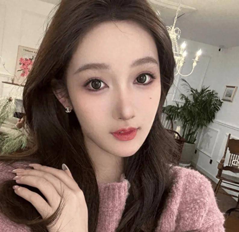 原创举报吴亦凡强奸并诈骗单亲妈妈20万都美竹回应争议