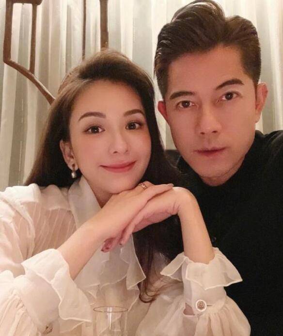 婚前与妻签财产协议书,方媛带两女搭乘经济舱,郭富城被讽太抠门