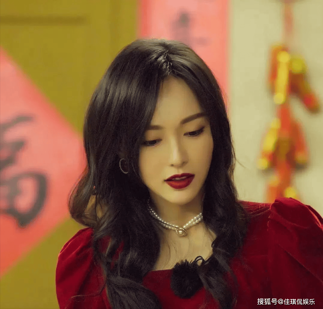 "风流甜心"唐嫣:人前清纯天真无邪,人后疯狂私交 生活混乱