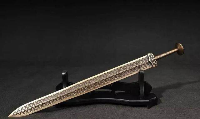 94年越王剑在新加坡被玻璃划伤遭受各界质疑现不再出国展览