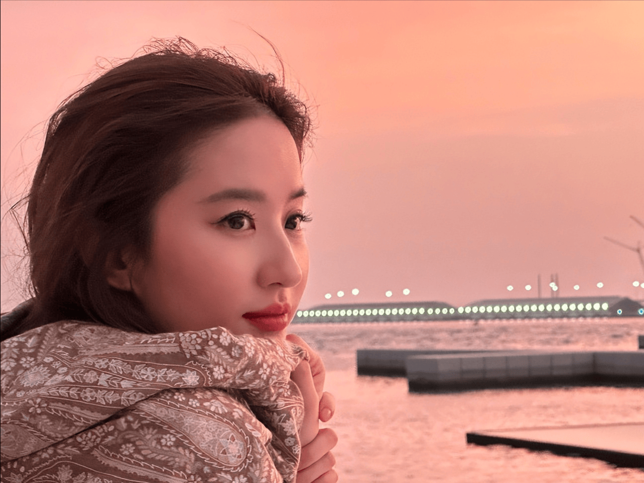 原创刘亦菲住的酒店好豪华全球唯一八星级酒店房价最高一晚7万