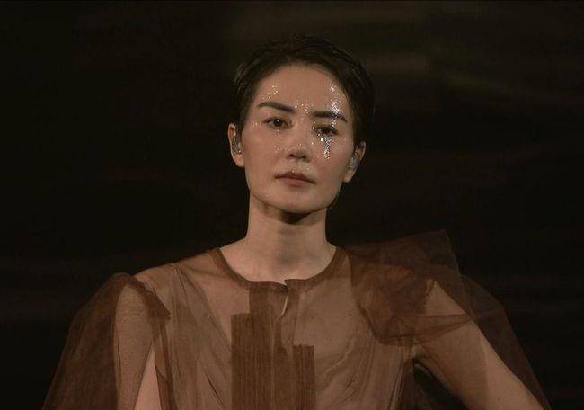 当谢霆锋公开说,会将自己的资产都留给2个儿子时,王菲不仅没意见,还