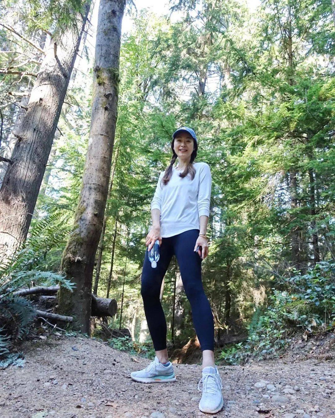 90年代女神返港行李失踪 怒斥国泰航空_童爱玲_妈妈_儿子