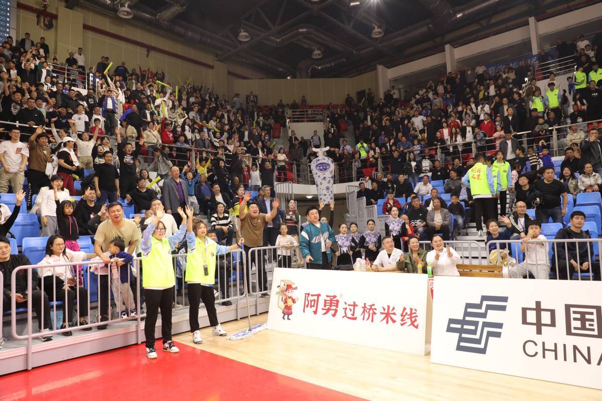 "明日之星杯"全国男子职业篮球巡回赛:河南赊店一分险胜令全场沸腾