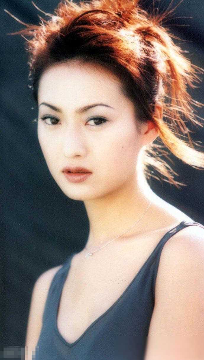 她是亚姐亚军,同台不输阵,今当网红显年轻_郭金_演艺圈_生活费