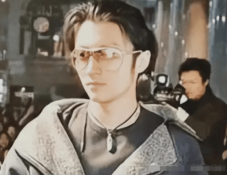 谢振轩不再忍了,一语道出父母分手的真正原因,谢霆锋这次害怕了