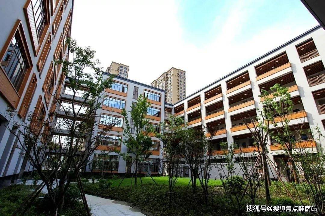 73桃源中学实景地铁线路图:锦翠金宸府售楼处电话:400-998-9694轻触