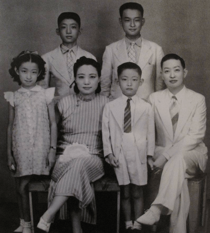 为了能确保梅兰芳家族的传承不断,王明华便开始劝说梅兰芳再娶一个