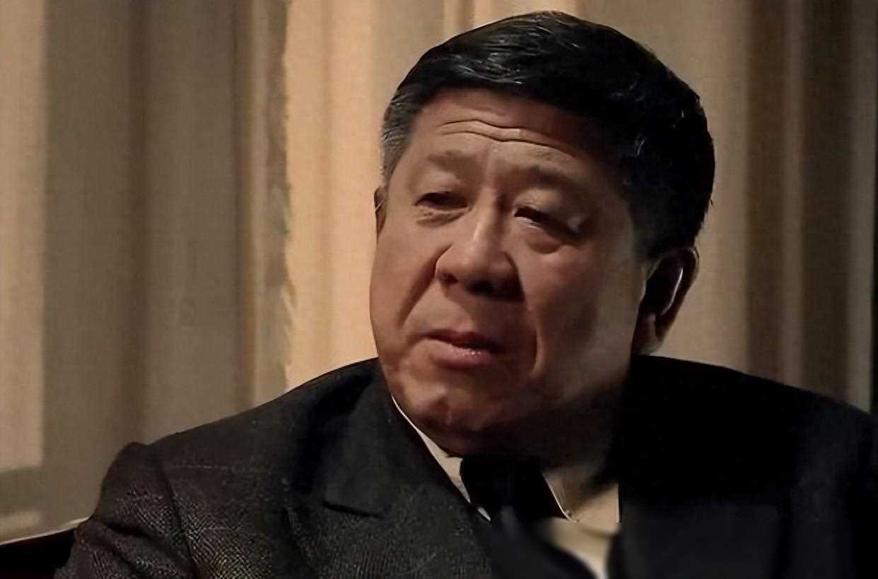 悬崖之上,周乙仰望天空微笑,缘何事起?