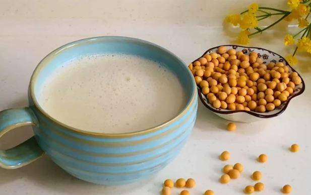 营养师:每天一杯豆浆,身体会得到这5个好处1.