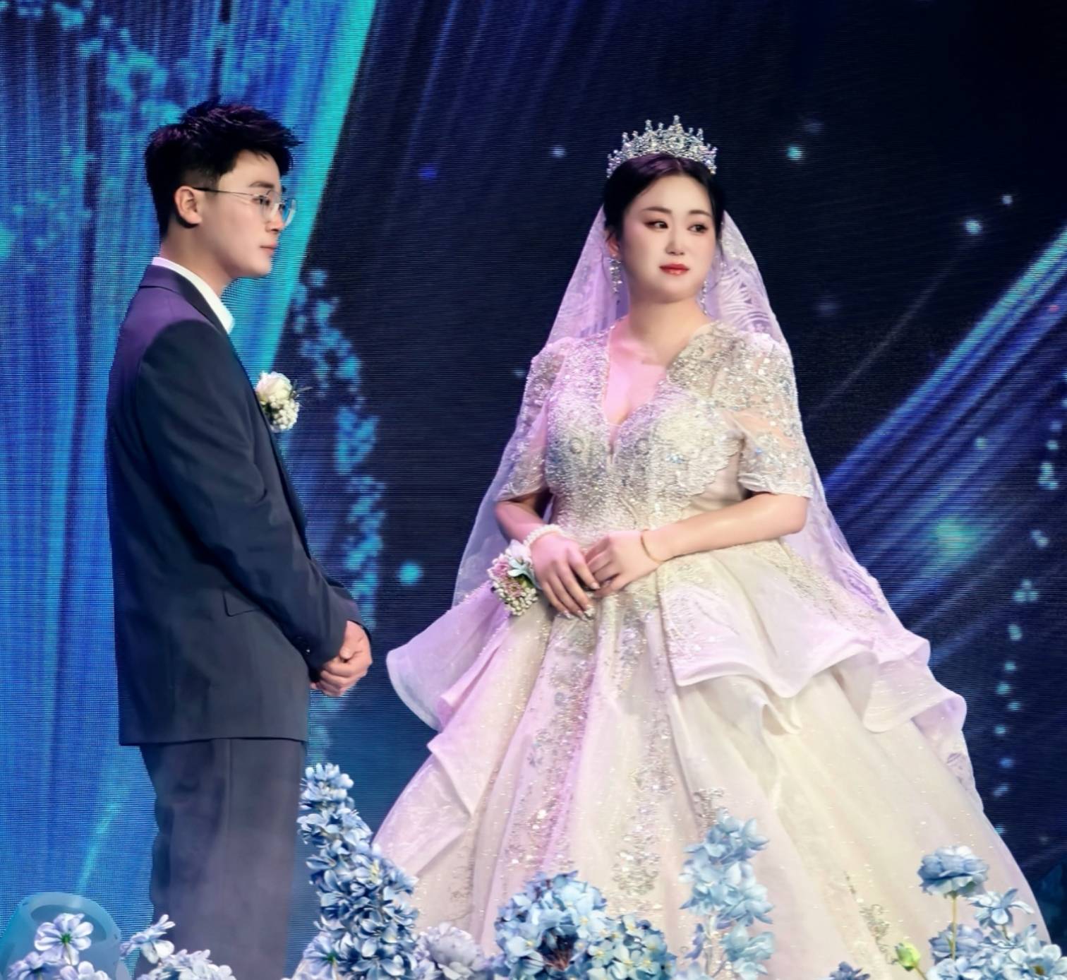 主持人师磊举办婚礼 刘流视频证婚