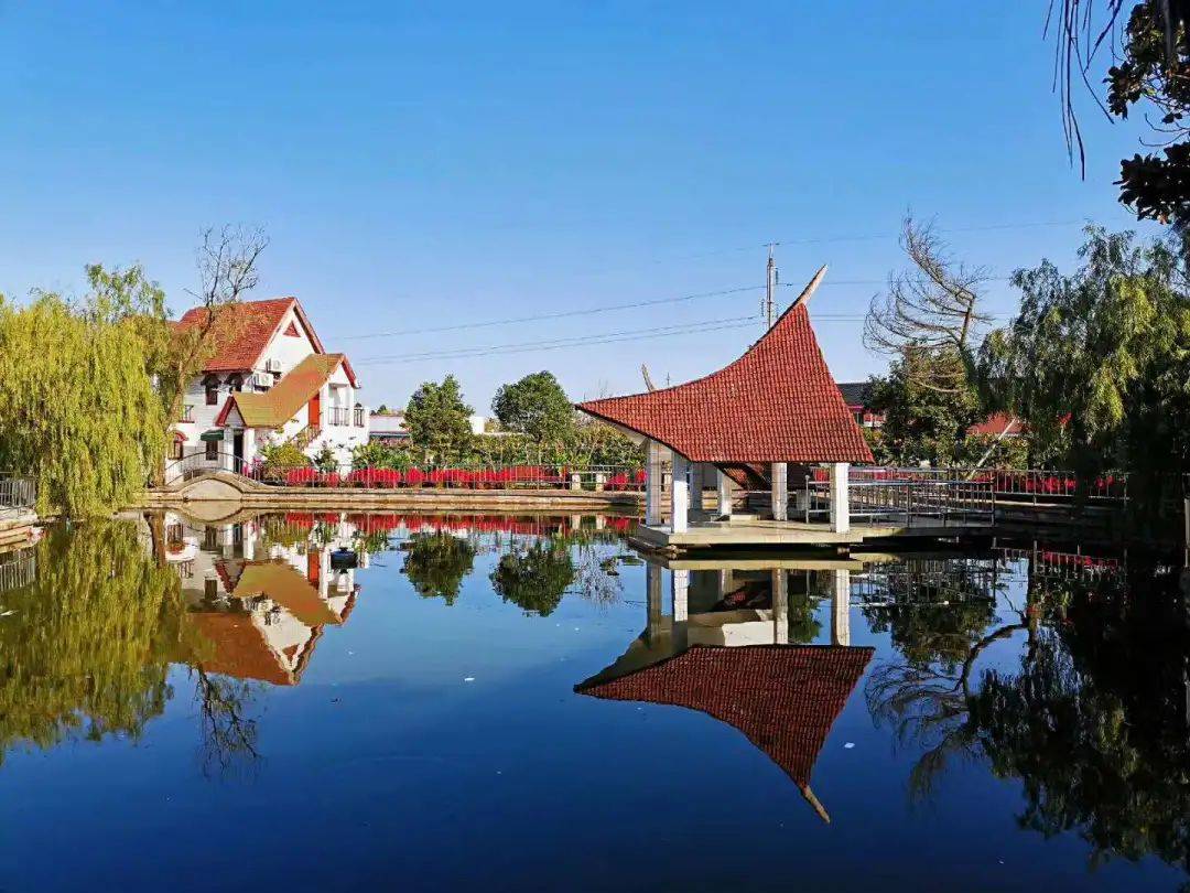 北湖湾度假村介绍北湖湾度假村,位于世界级生态岛崇明的中部,东平国家