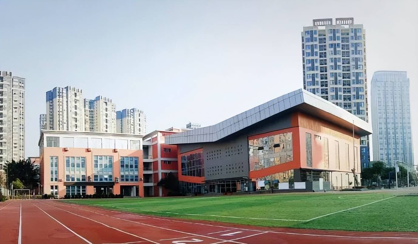 成都第40中学校早在2022年7月,成都树德中学宣布与成华区达成深度合作