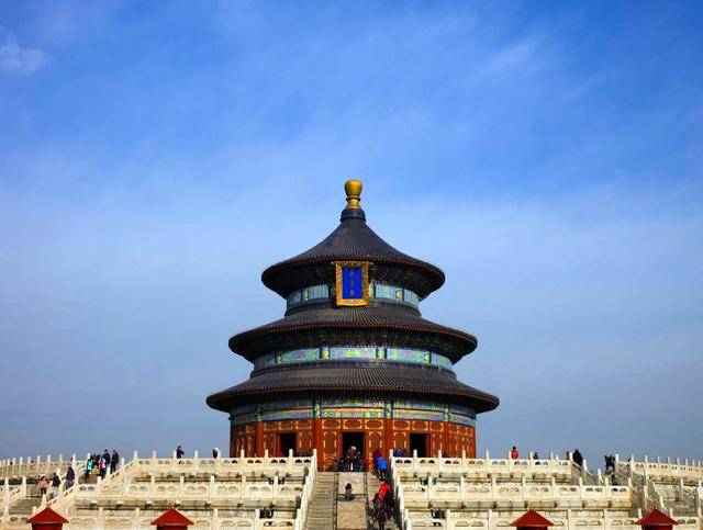 day1:自行乘坐火车或飞机前往首都北京day2:故宫一天安门广场一毛爷爷