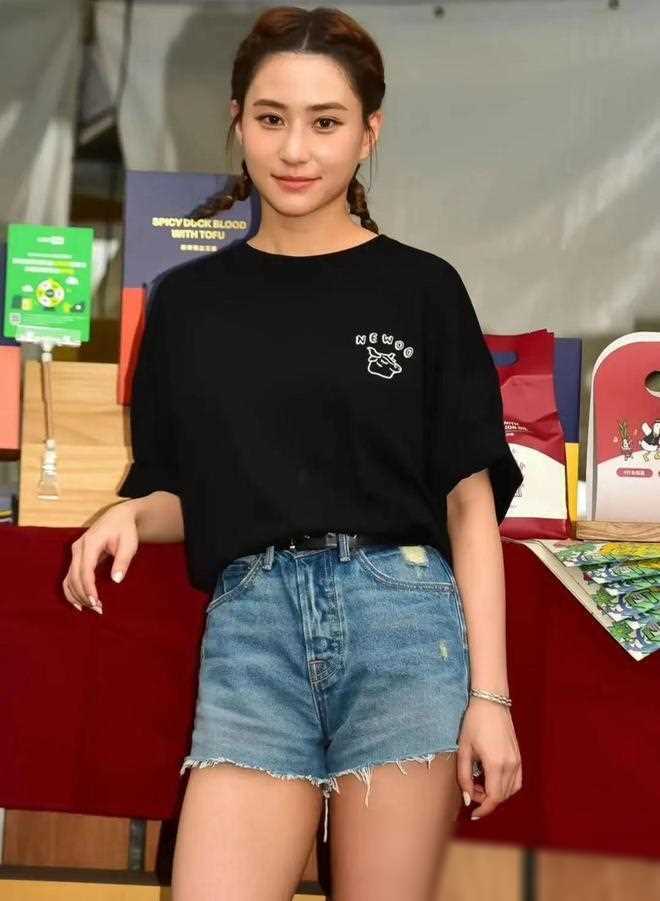 何超莲回应"婚变"传闻:每天都会通话