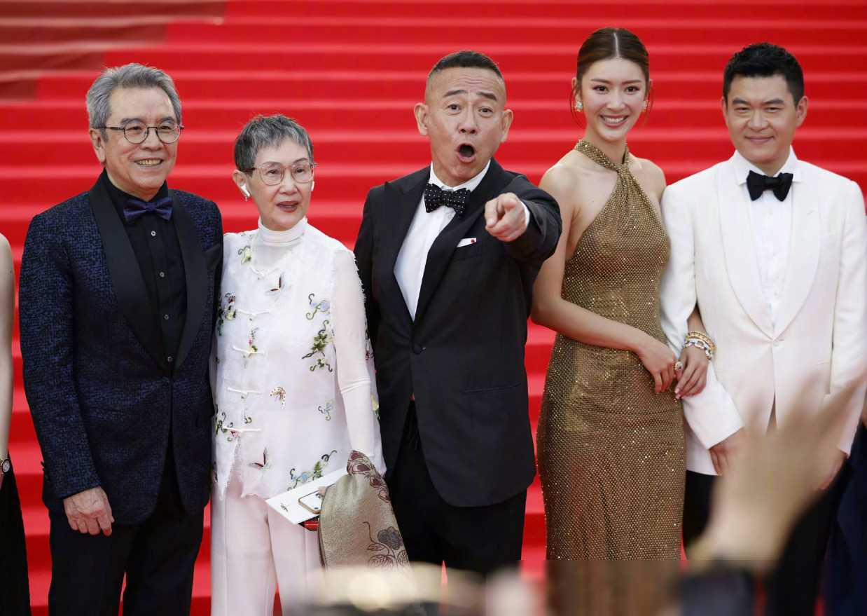 香港之夜:大鹏成为内娱新星,杨颖继续高定营销之战