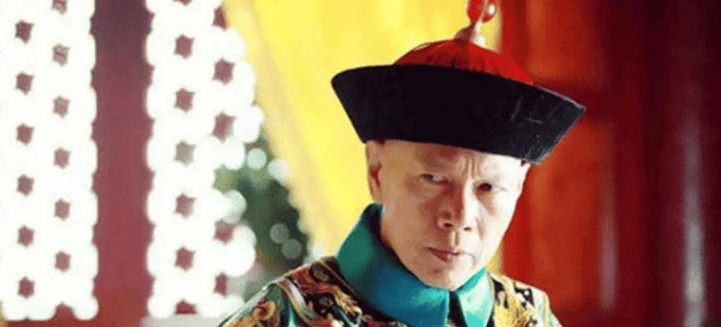 当时年仅六岁的同治皇帝刚刚即位,政务由"八大臣顾明"主持.