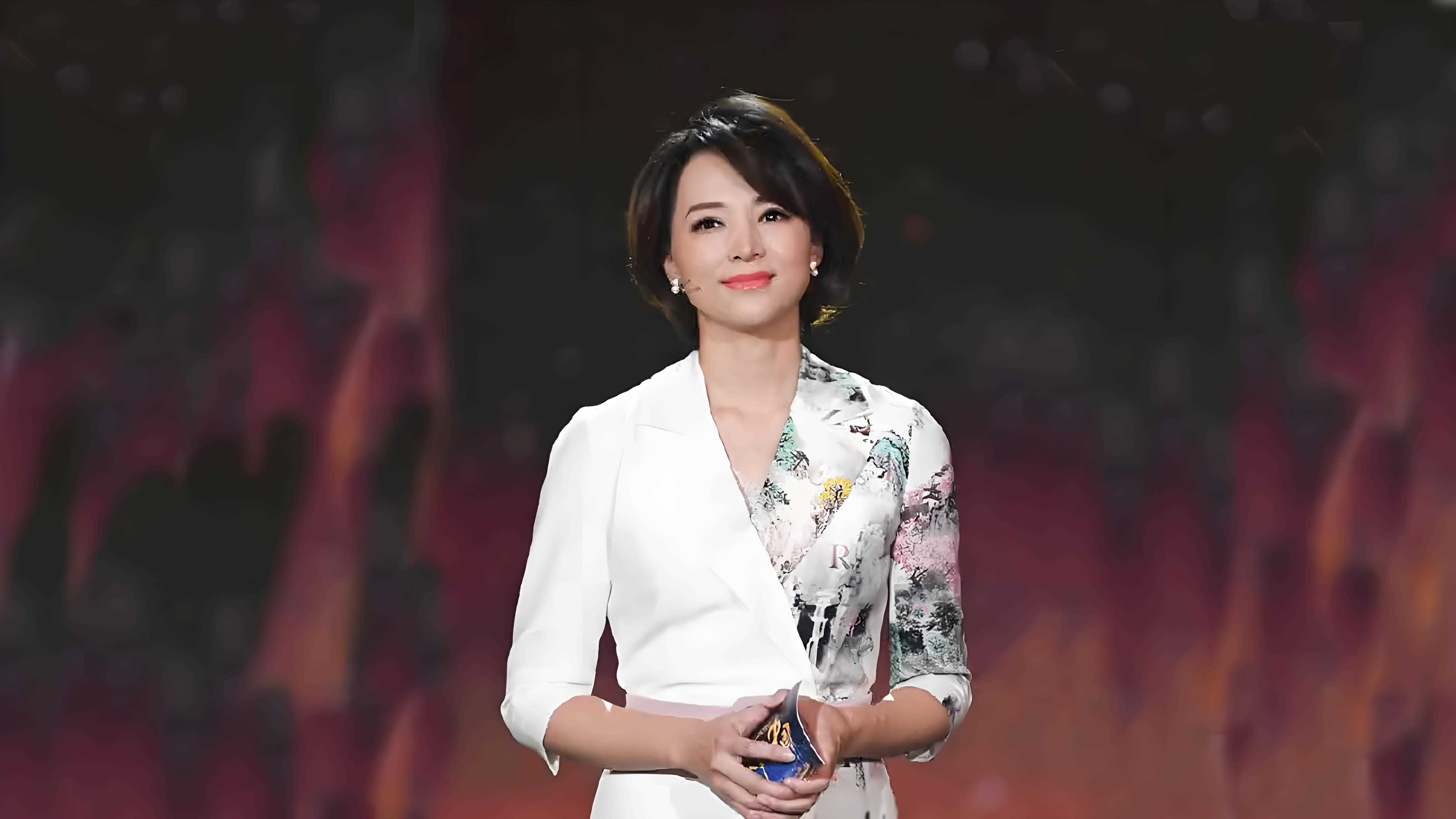 董卿年前短发青涩照曝光,与现在形象大相径庭