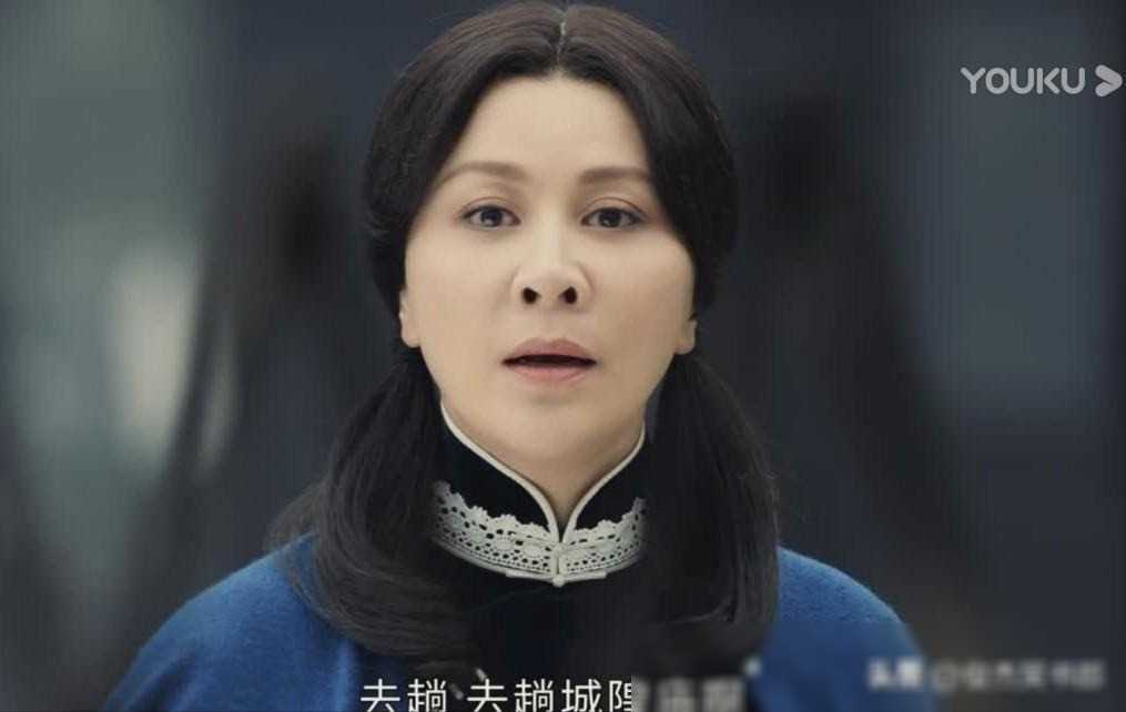 明明挑战扮相,赘肉 褶子演绎少女,网友惊愕:真是勇气可嘉