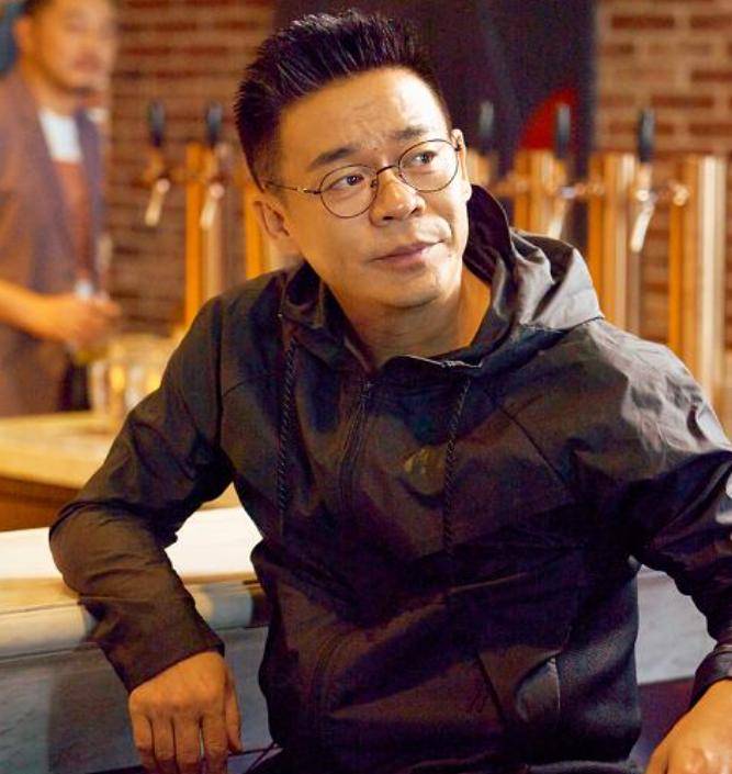 得罪杨坤20年不说话,甘做张嘉译小跟班的孙浩,才是人间清醒