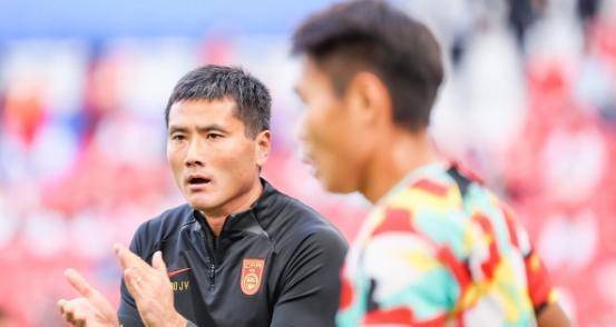 中国男足重量级指挥家邵佳一德甲惊艳登场,未来可期