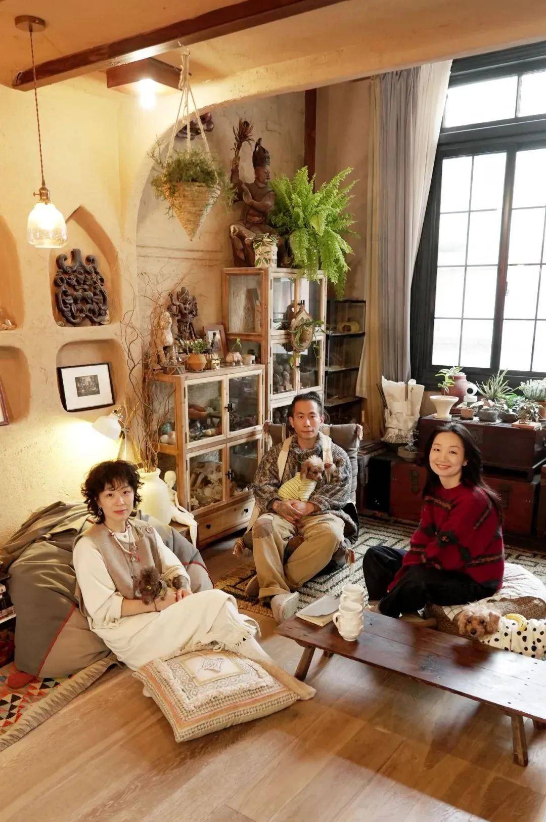 上海情侣捡旧物,改造100㎡洞穴之家:花小钱也能舒适生活