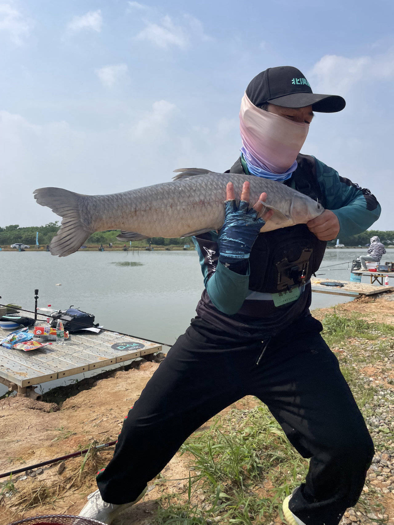 作为华中地区的首场专业滑漂比赛,主办方邀请了重量级解说嘉宾范宁