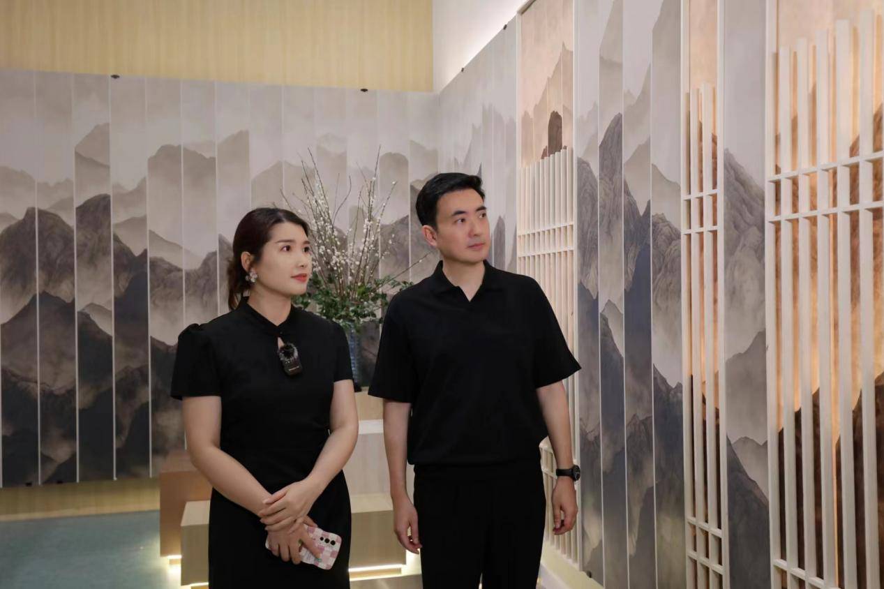 搜狐家居联合王敬仁 探秘冠珠瓷砖在潭洲展的文化创新与设计革新