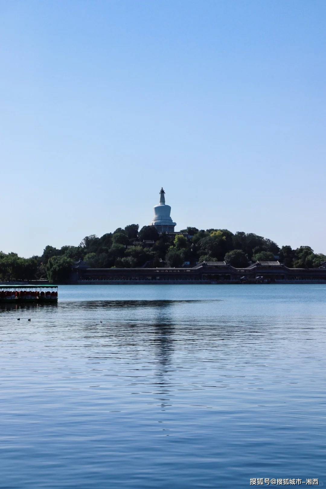 美食推荐:紫光园烤鸭,南门涮肉,很火的陈记卤煮小肠和胖妹面庄不推荐