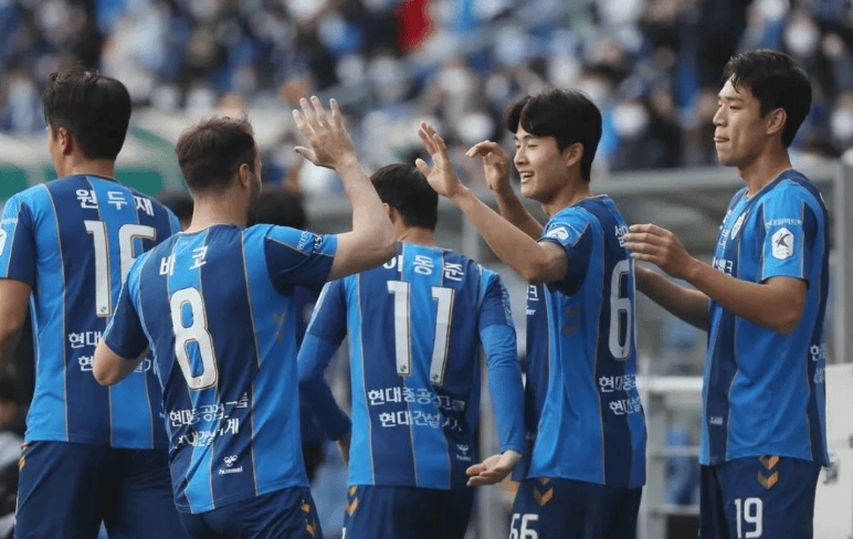 周三001亚冠:横滨水手vs蔚山现代