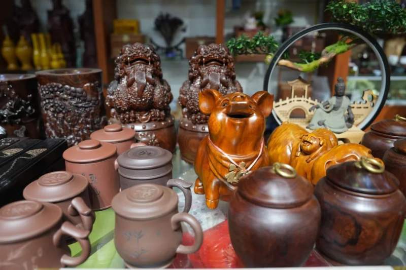 百名网红(达人)进百企销千品活动暨仙作工艺品厂家联盟成立仪式盛装启