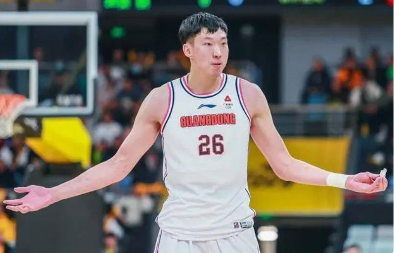 肘击对手夺权,周琦禁赛无缘g4?悬念揭晓,名记回应,他不该犯错