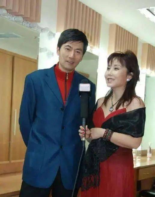 歌唱家胡月:撮合公婆复婚,接连送走父亲和公公