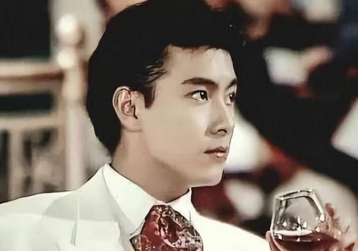 58岁张卫健从喜剧一哥,到无人问津,他怎么一夜之间"消失"了