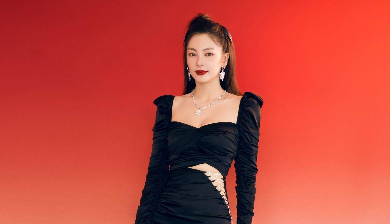 娱乐圈最敢穿的这几位女明星,身材曼妙,冰肌玉骨,太让人着迷了