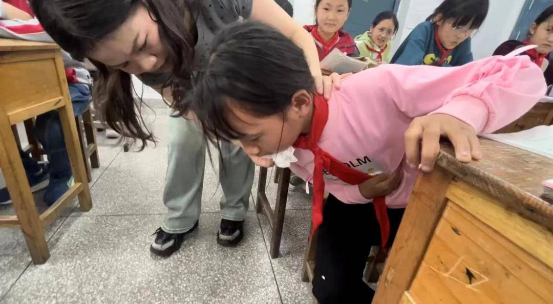 以练筑防 共享食光——婺源县大鄣山希望小学开展食物中毒安全应急