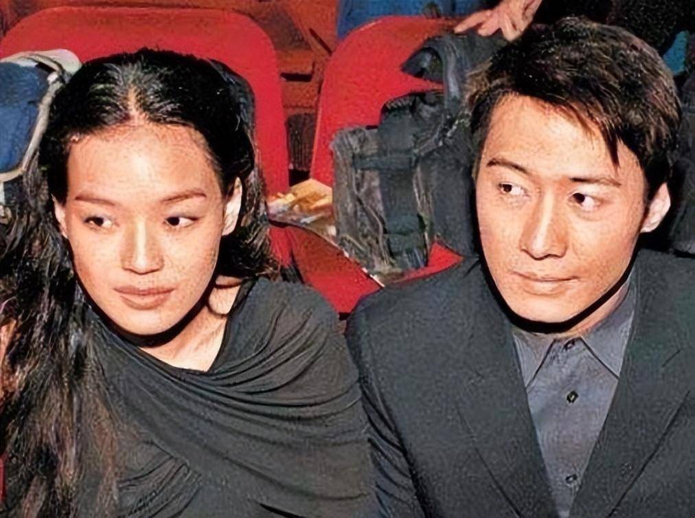 48岁舒淇正式补办婚礼,中式婚纱仅千元,男方邀众星到场见证