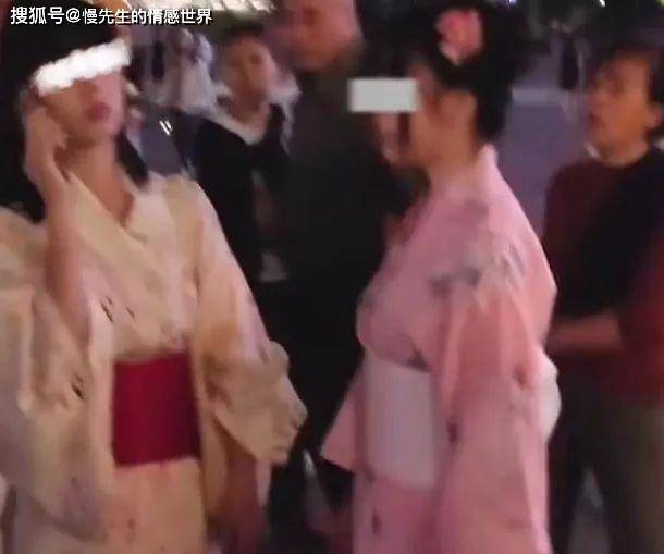 原创            重庆2女孩穿和服跳舞，大爷大妈谴责他们后，被网友指责多管闲事