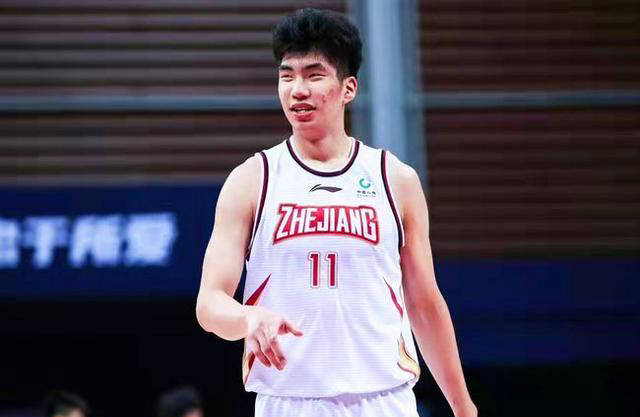 浙江男篮vs上海男篮,余嘉豪迎战王哲林,胜者