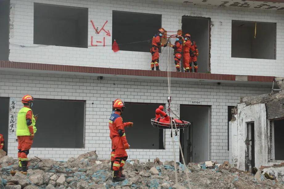挺进"震中"!看临汾消防实战练兵