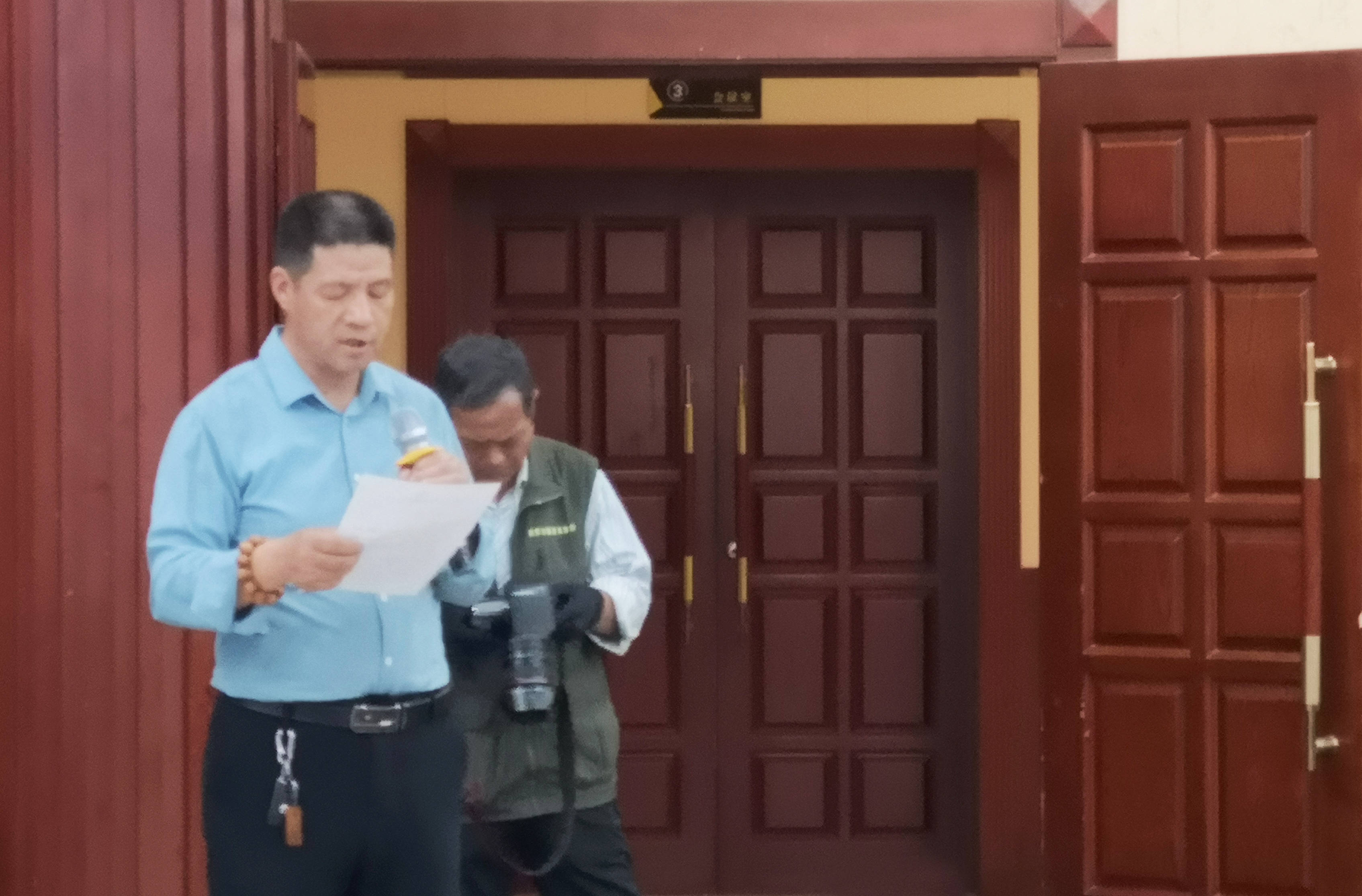 陕西省旅游摄影协会韩城分会班子成员应邀在河津市龙门大厦五楼