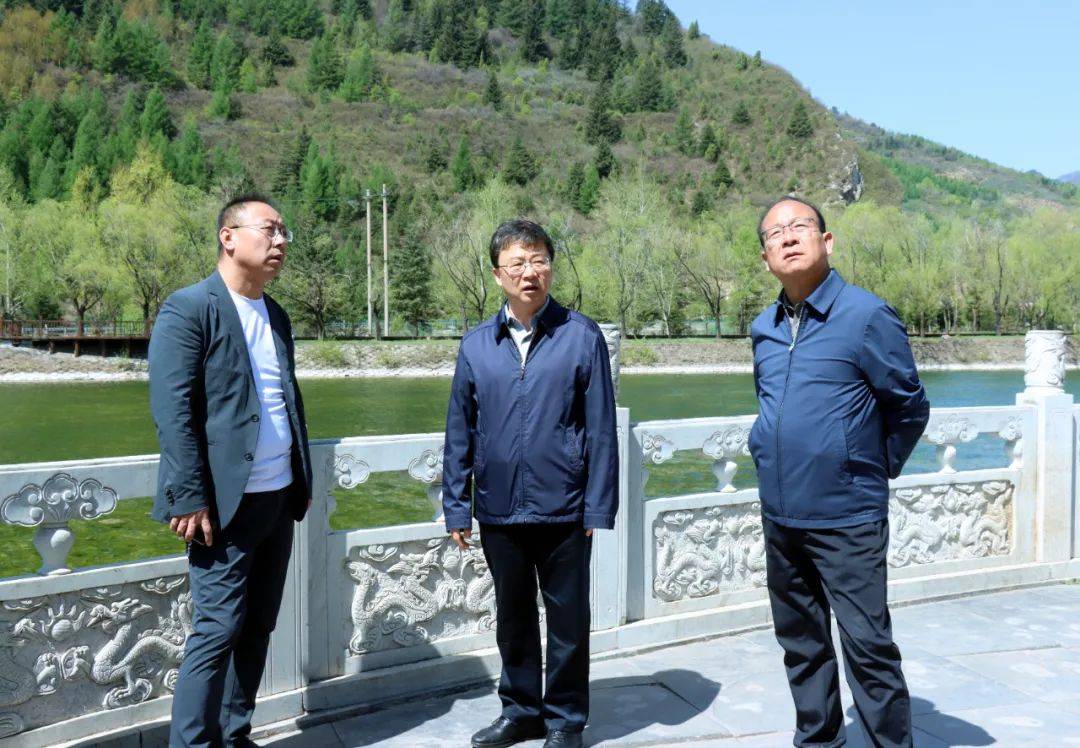  /p> p class="ql-align-justify">	5月1日,宁武县委书记高建文深入东