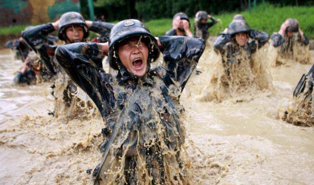 中国特种兵的作战经验和反恐经验都是很强的.