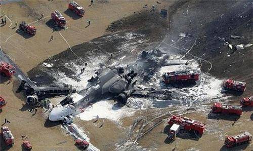 飞行员错按一个按钮,导致飞机爆炸解体,264名乘客因此