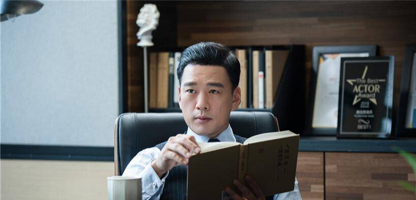 王耀庆:逼疯薇娅,拉黑佟丽娅,却独宠妻子19年,今因怼人爆红