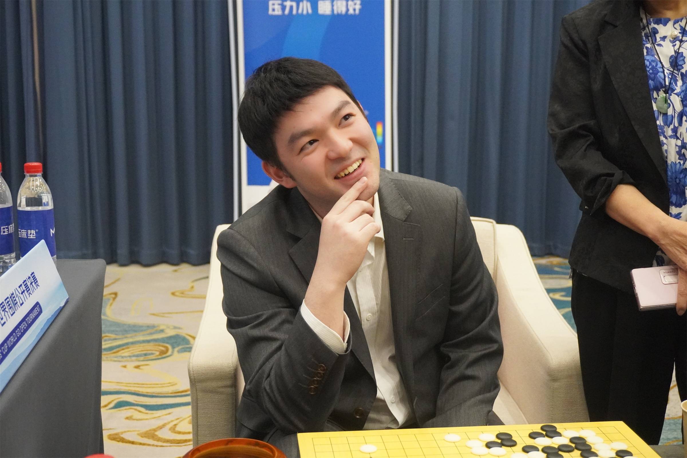 梦百合杯李轩豪3:1击败党毅飞 加冕新科世界冠军